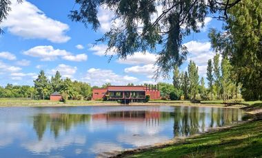 Chacras de la Reserva - Casa en venta de 4 dormitorios sobre lote de 2.000 m2