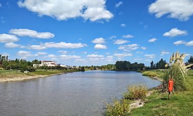 Chacras de la Reserva - Casa en venta de 4 dormitorios sobre lote de 2.000 m2