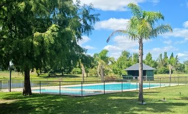 Chacras de la Reserva - Casa en venta de 4 dormitorios sobre lote de 2.000 m2
