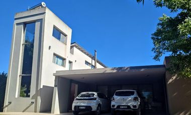 Chacras de la Reserva - Casa en venta de 4 dormitorios sobre lote de 2.000 m2
