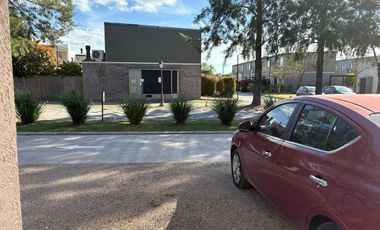 Departamento en venta 3 ambientes con jardin - Cañada village III