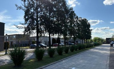 Departamento en venta 3 ambientes con jardin - Cañada village III
