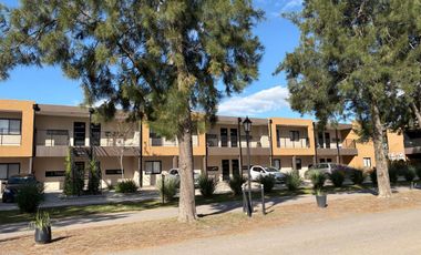 Departamento en venta 3 ambientes con jardin - Cañada village III