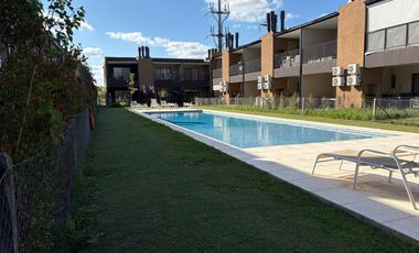 Departamento en venta 3 ambientes con jardin - Cañada village III