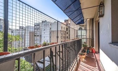 Plaza Vicente Lopez - Piso alto en Contrafrente a pulmón abierto - SUPER LUMINOSO - SEG 24 hs.