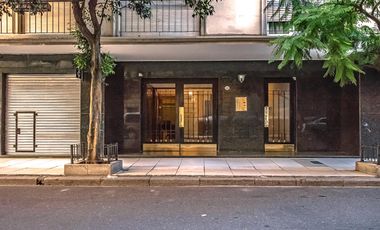Plaza Vicente Lopez - Piso alto en Contrafrente a pulmón abierto - SUPER LUMINOSO - SEG 24 hs.