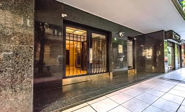 Plaza Vicente Lopez - Piso alto en Contrafrente a pulmón abierto - SUPER LUMINOSO - SEG 24 hs.