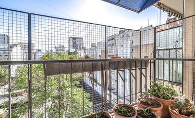 Plaza Vicente Lopez - Piso alto en Contrafrente a pulmón abierto - SUPER LUMINOSO - SEG 24 hs.
