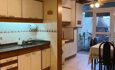 Casa en  Lomas de Zamora, duplex,  2 dormitorios, fondo libre