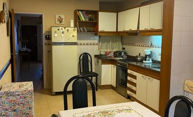 Casa en  Lomas de Zamora, duplex,  2 dormitorios, fondo libre