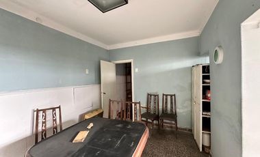 CASA CON GALPON