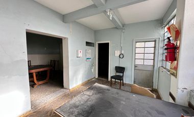 CASA CON GALPON