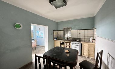 CASA CON GALPON