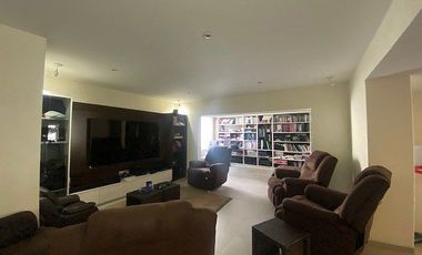 Venta casa en Jardines del Pedregal en calle cerrrada