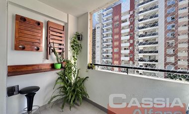 DEPARTAMENTO 3 AMBIENTES DE CATEGORÍA, AL FRENTE BALCON Y VISTA ABIERTA
