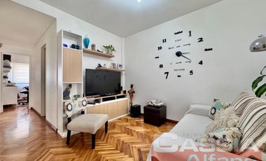 DEPARTAMENTO 3 AMBIENTES DE CATEGORÍA, AL FRENTE BALCON Y VISTA ABIERTA