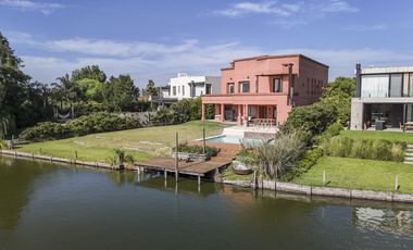 Casa a la laguna Lagos del Norte