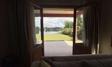 Casa a la laguna Lagos del Norte