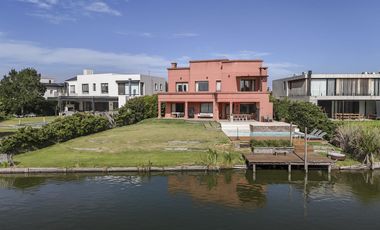Casa a la laguna Lagos del Norte