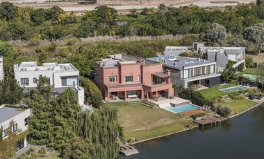 Casa a la laguna Lagos del Norte