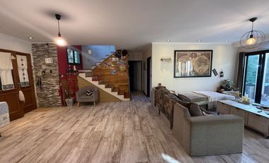 Casa en Venta 4 Dormitorios con Pileta en Villa del Plata, Punta Lara - Lote en Esquina