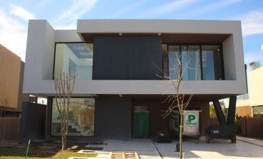 Casa en venta en el Yacht, Nordelta