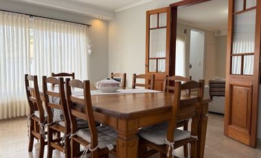 ¡Maravillosa casa en el corazón de la ciudad de Roque Pérez!