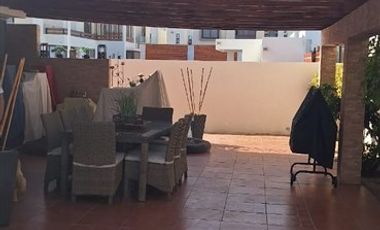 Casa en Arriendo en Costa Laguna