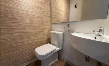 Venta amplio departamento en 9 Norte
