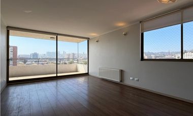 Venta amplio departamento en 9 Norte