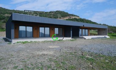 CASA NUEVA DE 250 M2 EN CONDOMINIO CASA PARQUE DE ZAPALLAR