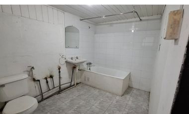Casa en venta de 5 d en Linares