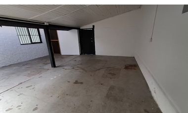 Casa en venta de 5 d en Linares