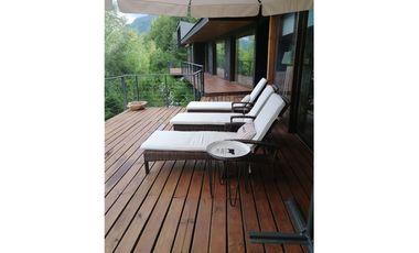 Casa de lujo con acceso playa del lago Calafquén.