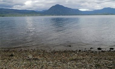Casa de lujo con acceso playa del lago Calafquén.