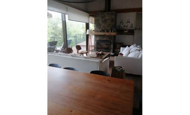 Casa de lujo con acceso playa del lago Calafquén.