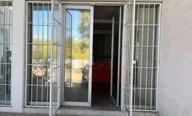 Local comercial en Unidad Nacional, Querétaro. Frente a UTEQ.