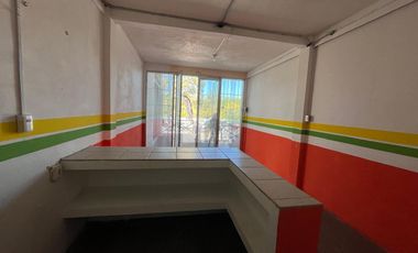 Local comercial en Unidad Nacional, Querétaro. Frente a UTEQ.