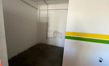 Local comercial en Unidad Nacional, Querétaro. Frente a UTEQ.