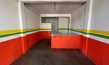 Local comercial en Unidad Nacional, Querétaro. Frente a UTEQ.