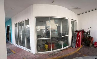 Local en centro comercial en renta en Milenio 3a. Sección, Querétaro, Querétaro