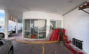 Local en centro comercial en renta en Milenio 3a. Sección, Querétaro, Querétaro