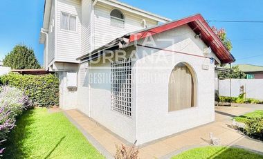 Amplia Casa con Piscina Temperada y Casa de Huéspedes.