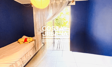 Amplia Casa con Piscina Temperada y Casa de Huéspedes.