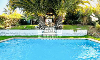 Amplia Casa con Piscina Temperada y Casa de Huéspedes.