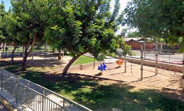 VENTA CASA SAN JOAQUÍN 7D+3B+1EST+1BOD 190M2 PAR.9 STA. ROSA