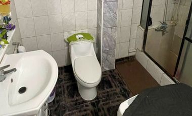 VENTA CASA SAN JOAQUÍN 7D+3B+1EST+1BOD 190M2 PAR.9 STA. ROSA