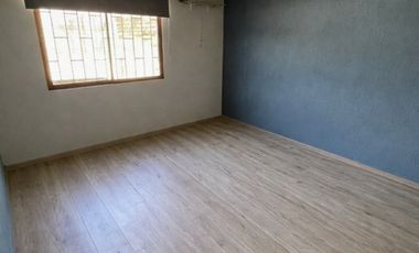 VENTA CASA SAN JOAQUÍN 7D+3B+1EST+1BOD 190M2 PAR.9 STA. ROSA