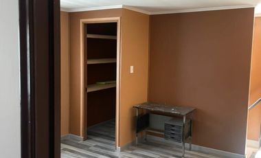 VENTA CASA SAN JOAQUÍN 7D+3B+1EST+1BOD 190M2 PAR.9 STA. ROSA