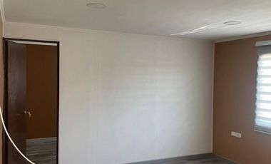 VENTA CASA SAN JOAQUÍN 7D+3B+1EST+1BOD 190M2 PAR.9 STA. ROSA